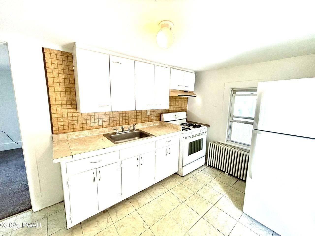 302 Avenue I #2L - Photo 6 of 20