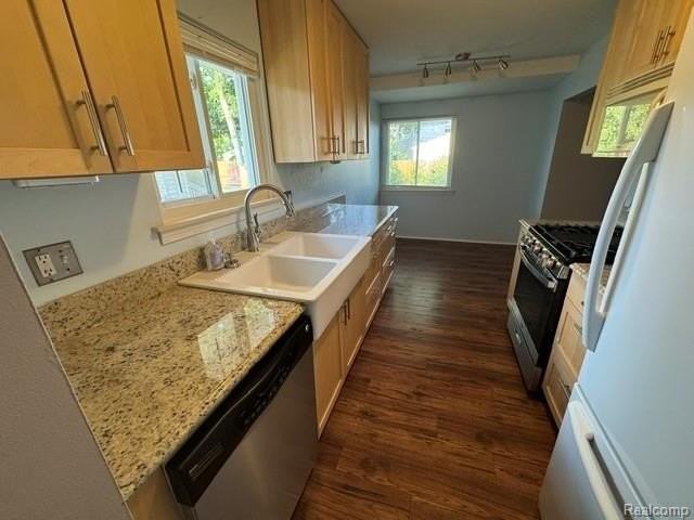 3224 Woodland Ave - Photo 2 of 9