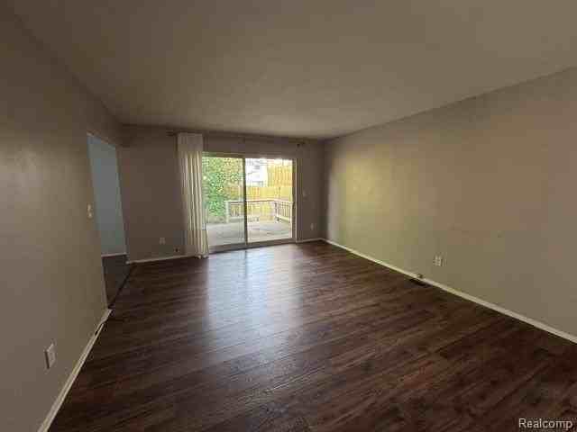 3224 Woodland Ave - Photo 6 of 9