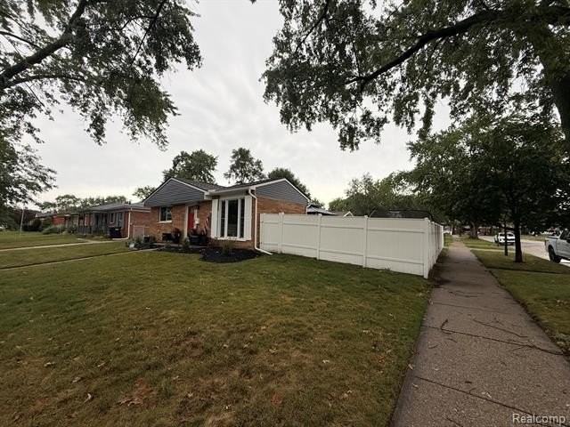 1295 Jenifer Ave - Photo 4 of 20
