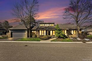 5950 Pinetree Dr - Photo 1 of 1