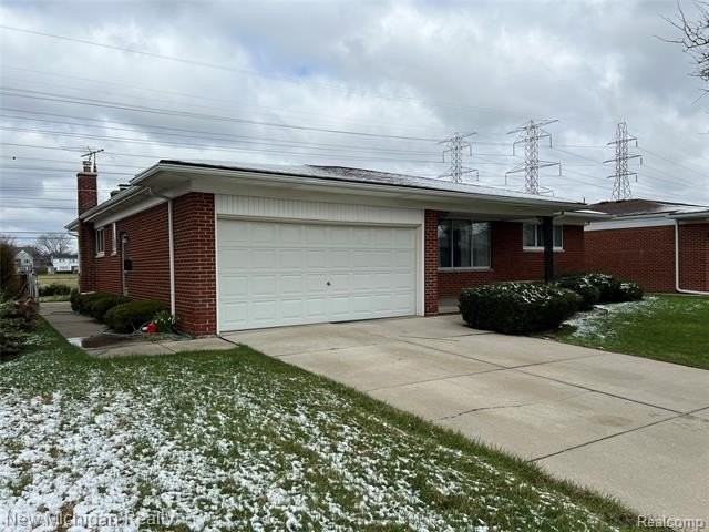 32403 Lancaster Dr - Photo 2 of 22