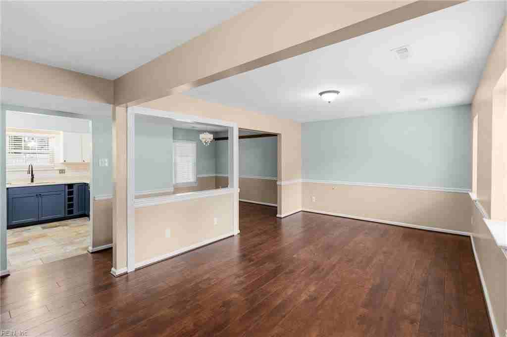 5 Hadley Pl - Photo 3 of 34