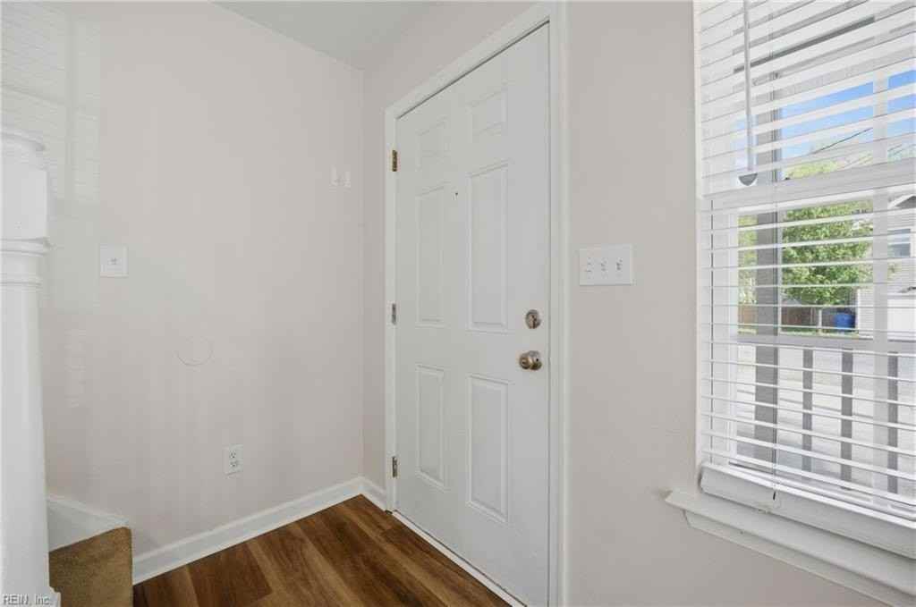 5109 James St - Photo 5 of 42