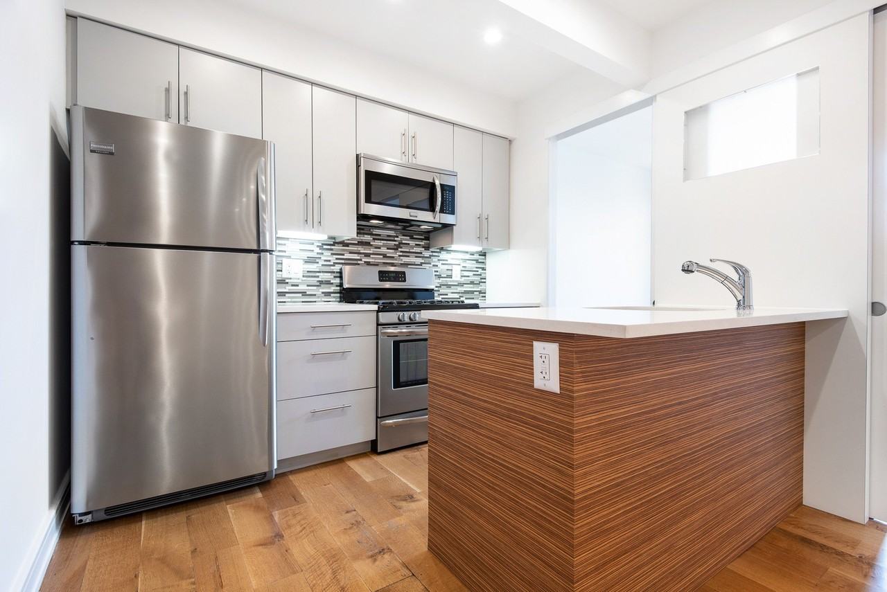 79 Kingsland Ave #2R - Photo 2 of 7
