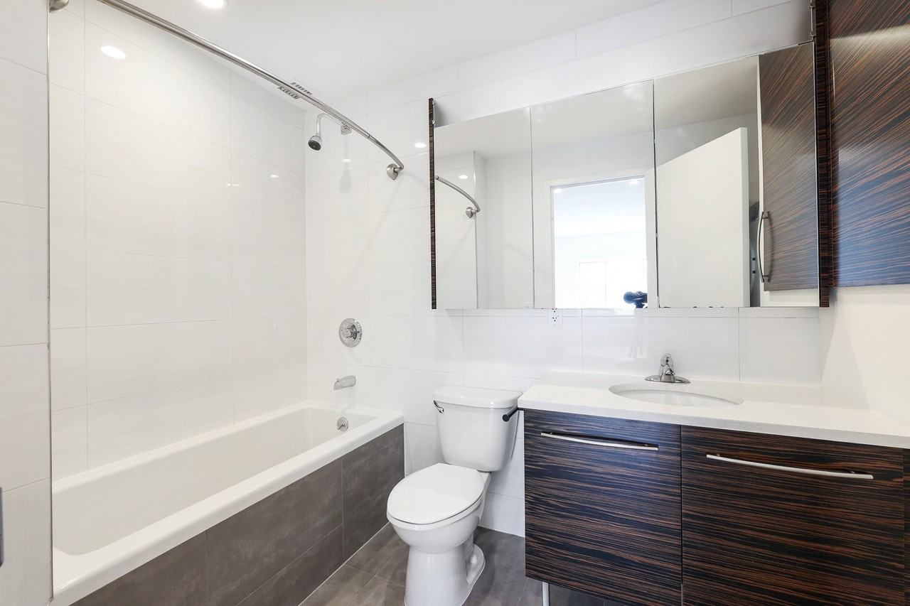 79 Kingsland Ave #2R - Photo 6 of 7