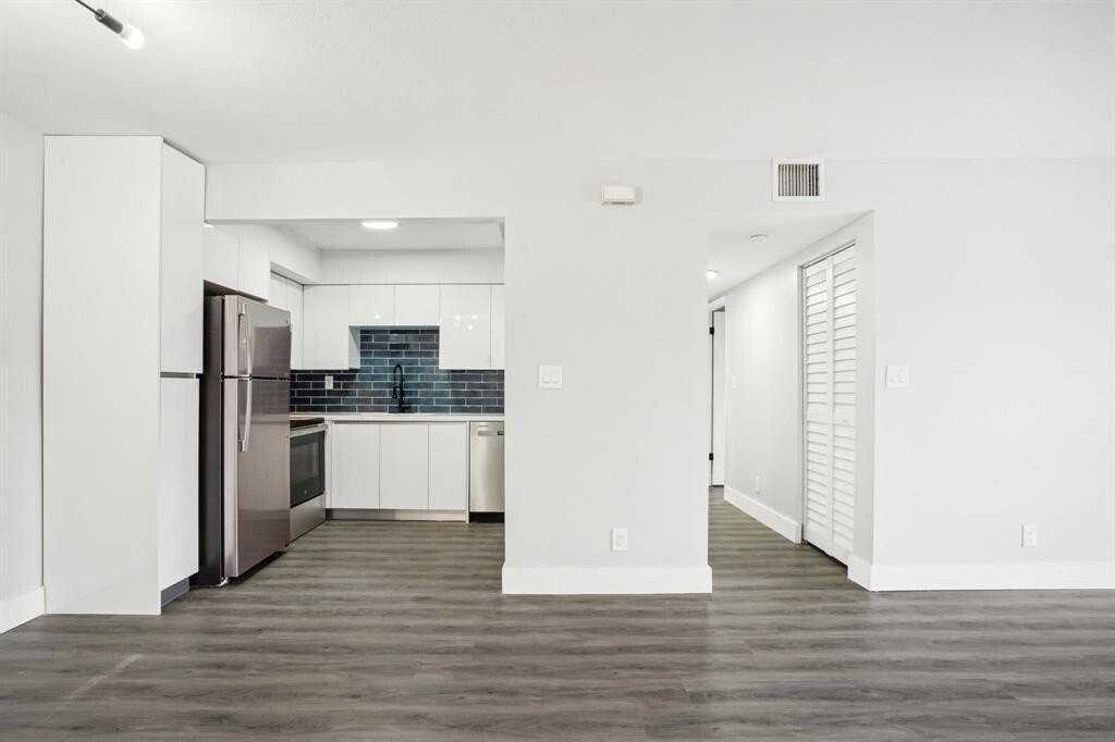 3266 Nw 84th Ave #F634 - Photo 3 of 7
