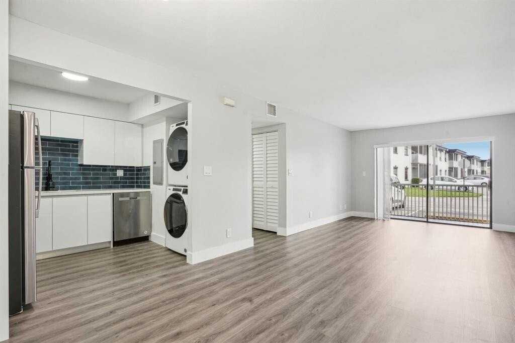 3266 Nw 84th Ave #F634 - Photo 4 of 7