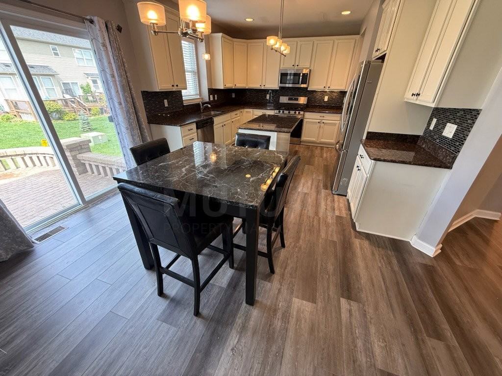 26993 Maxwell Ct - Photo 4 of 8