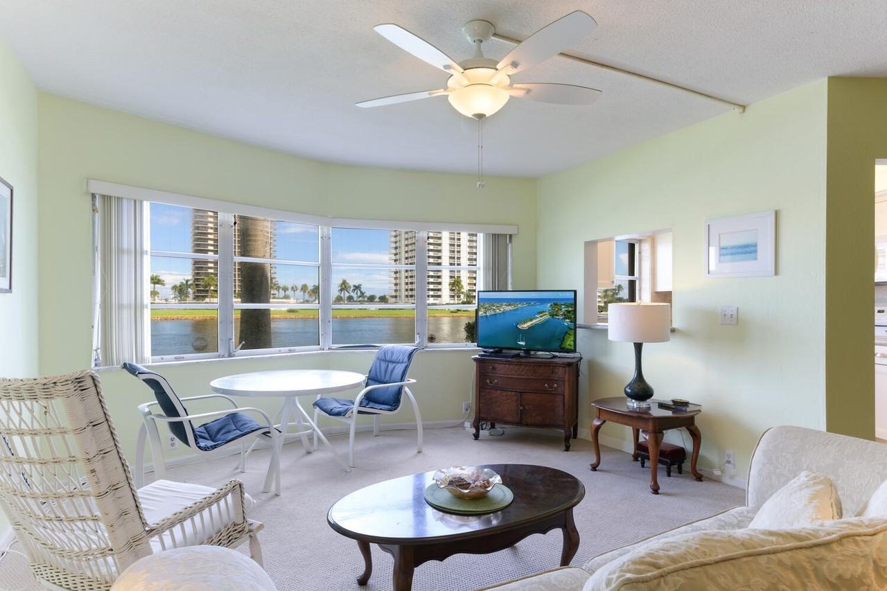 28 Yacht Club Dr #109 - Photo 4 of 44