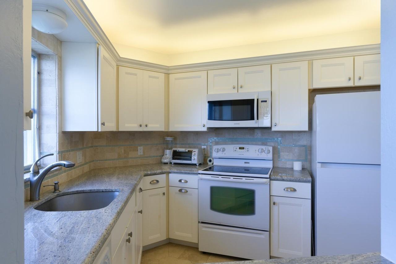 28 Yacht Club Dr #109 - Photo 7 of 44