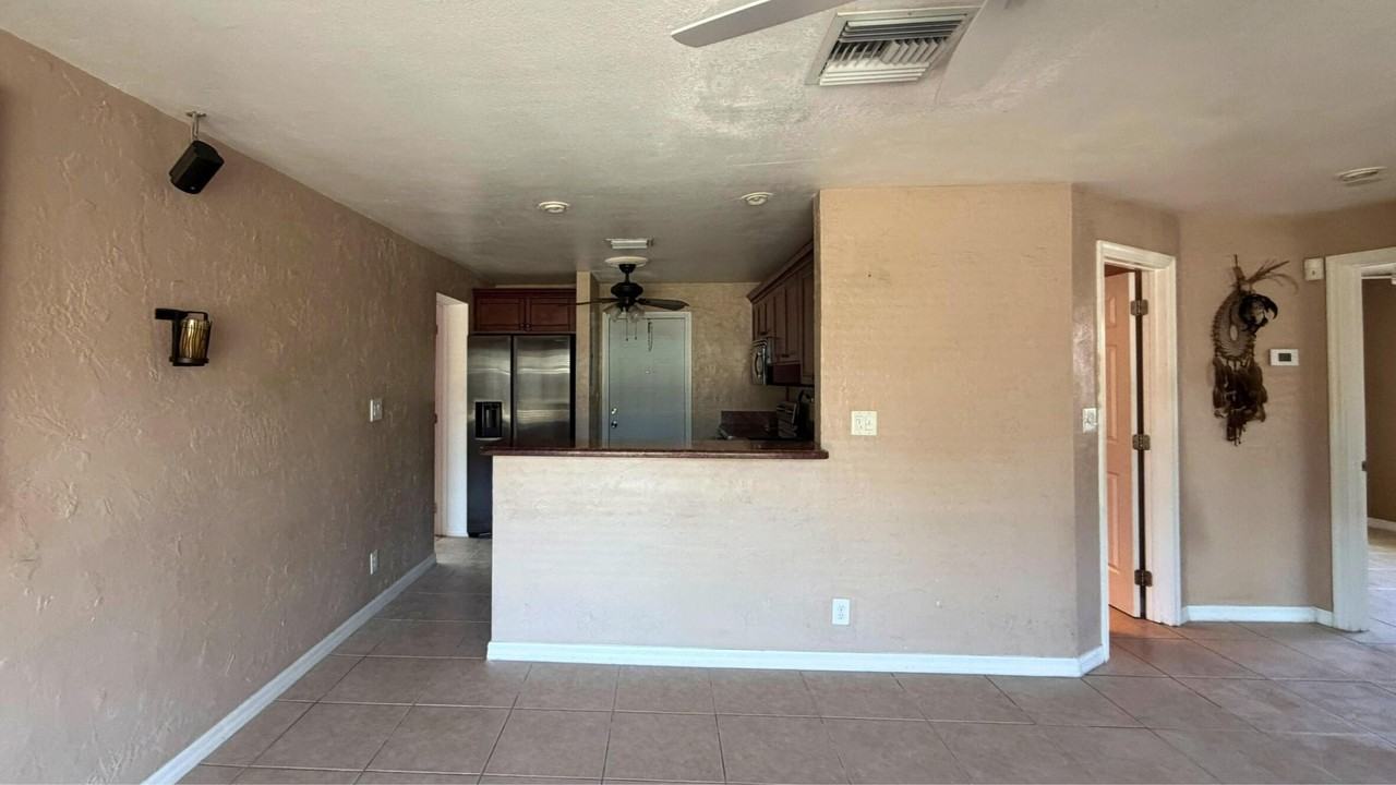 1531 Ne 30th St - Photo 5 of 14
