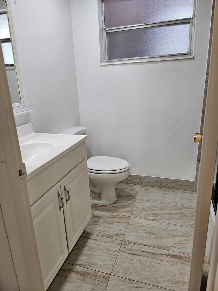 2900 Nw 46th Ave #105 - Photo 6 of 24