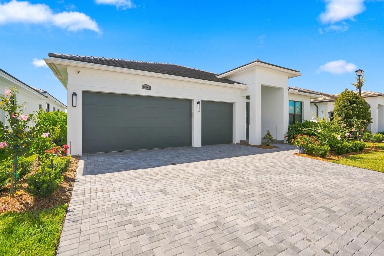 10105 Sw Latium Way - Photo 2 of 47