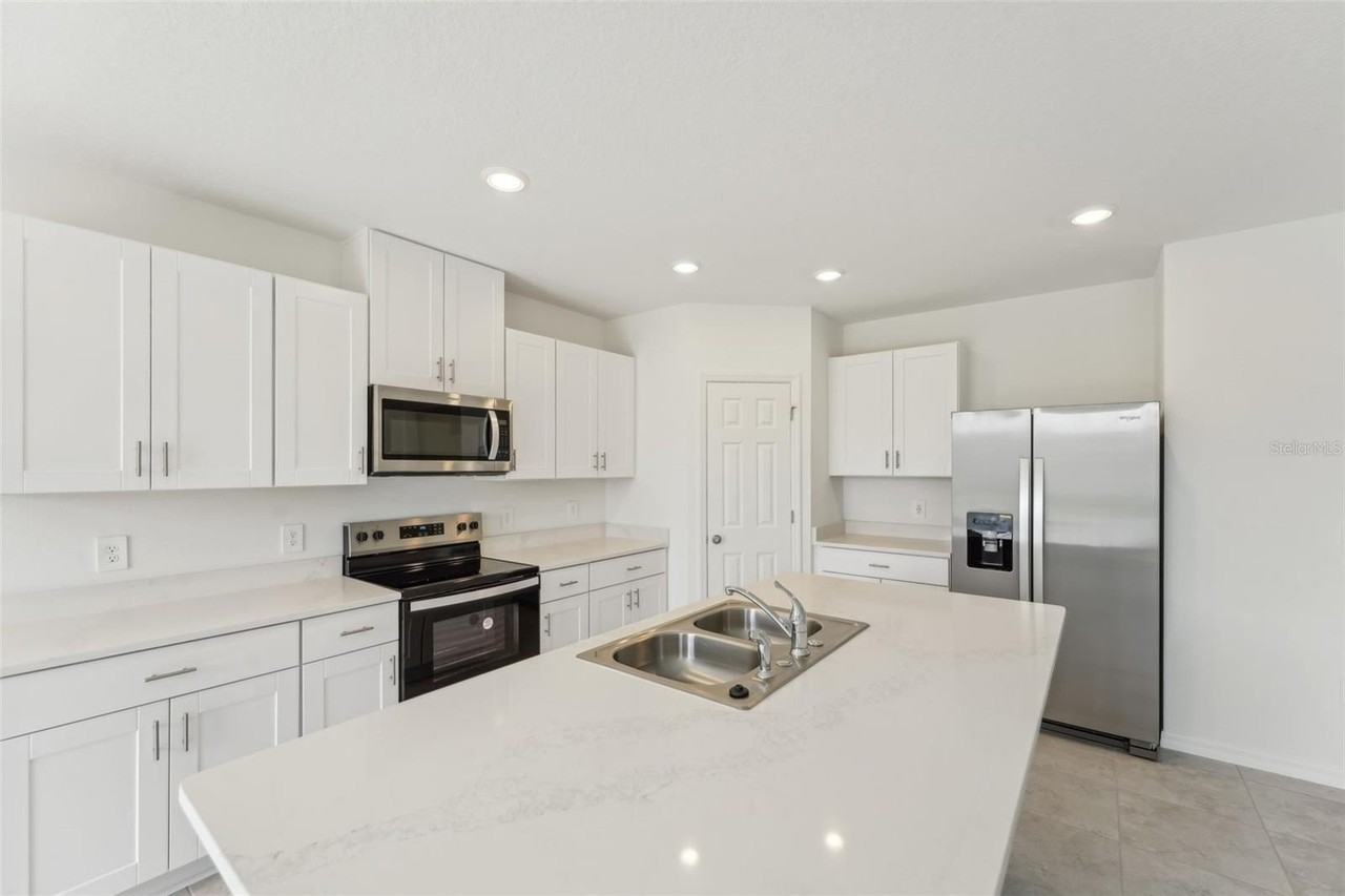 3824 Giorgio Dr - Photo 5 of 34