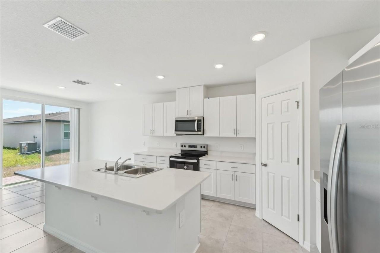 3824 Giorgio Dr - Photo 6 of 34