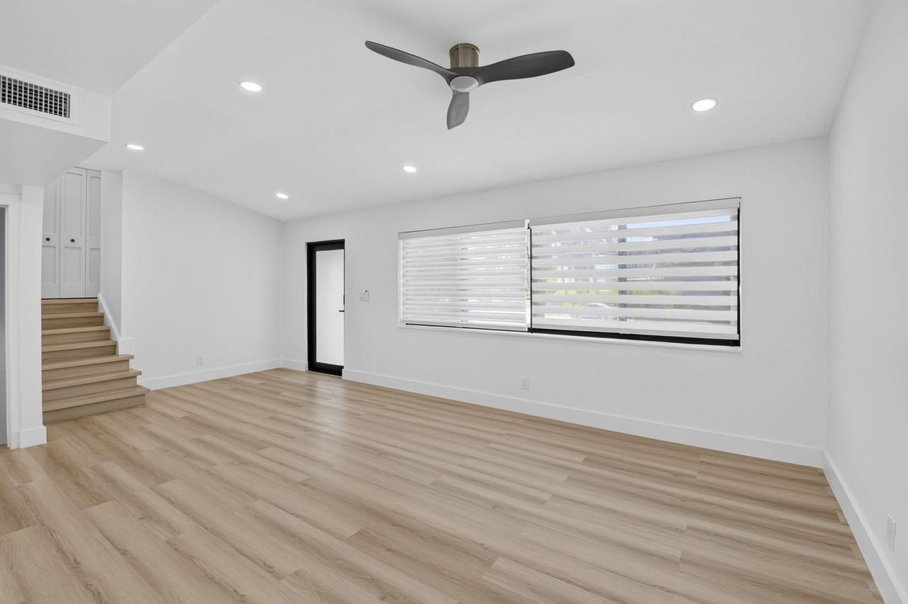 401 Ne 15th Ter - Photo 3 of 23