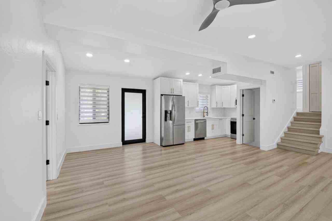 401 Ne 15th Ter - Photo 5 of 23