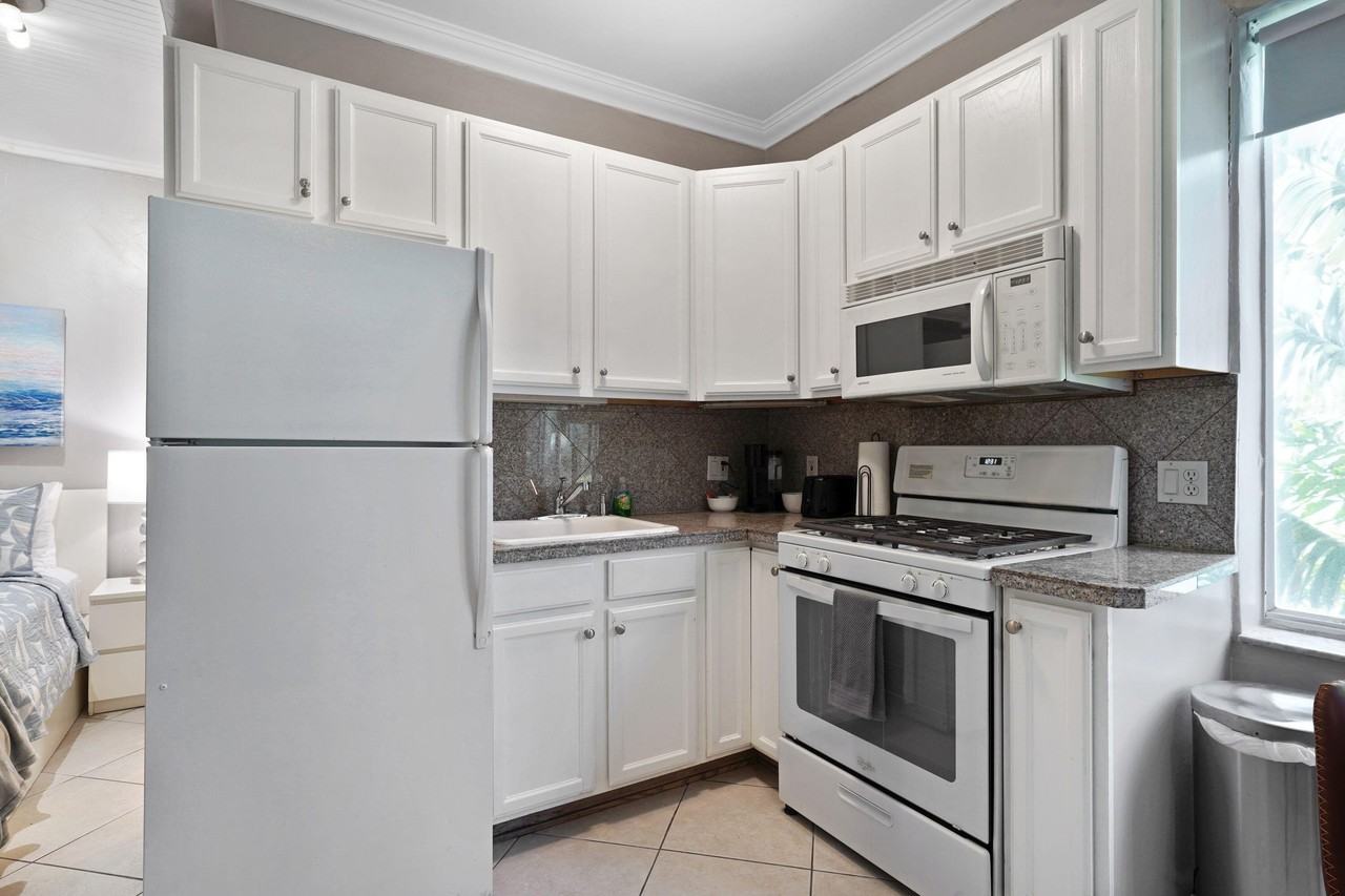 3710 Collins Ave #N304 - Photo 4 of 43
