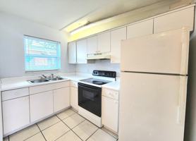 featured image of 215 Sw 1st Ct #1-2