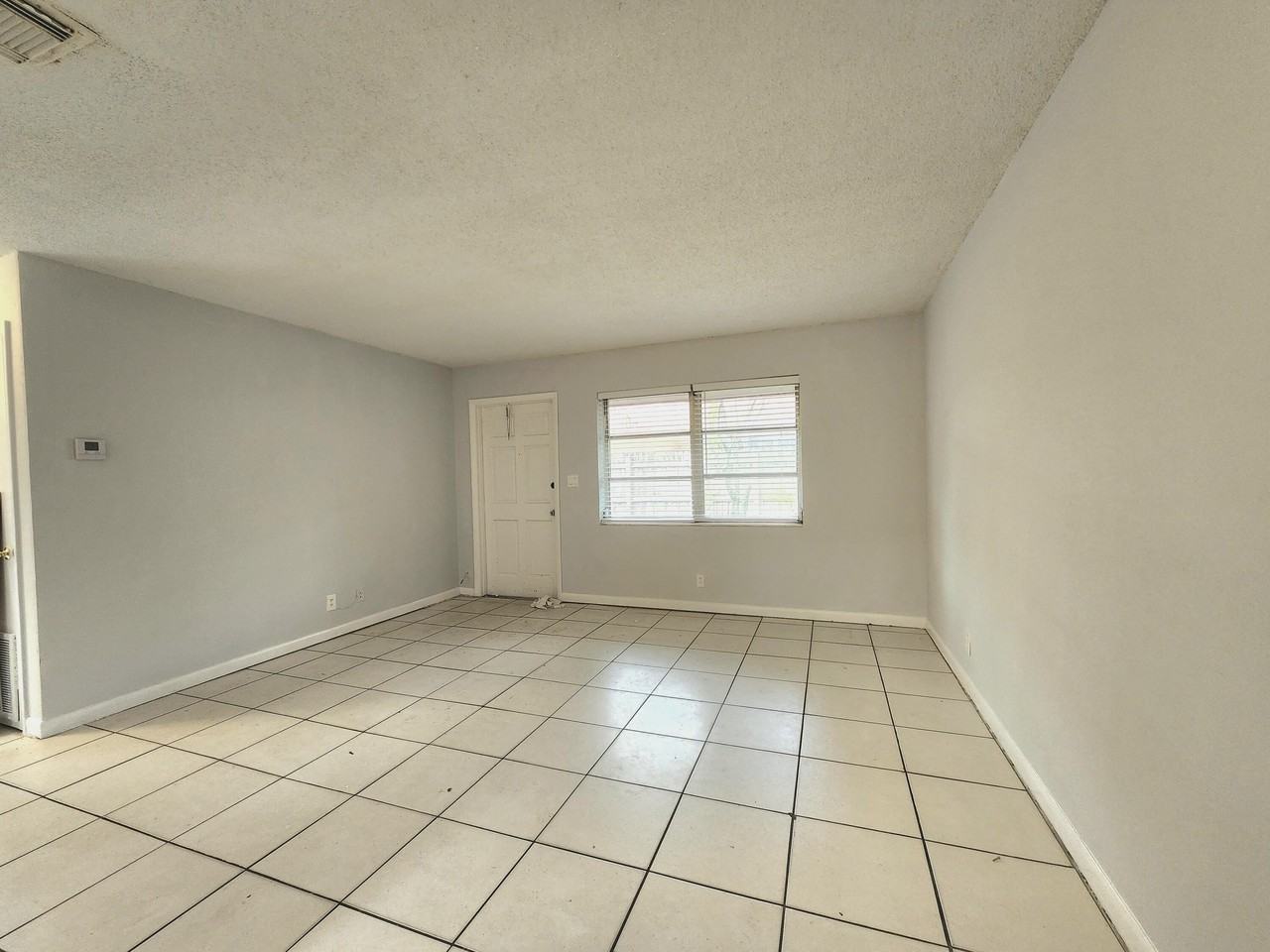 215 Sw 1st Ct #1-2 - Photo 3 of 13