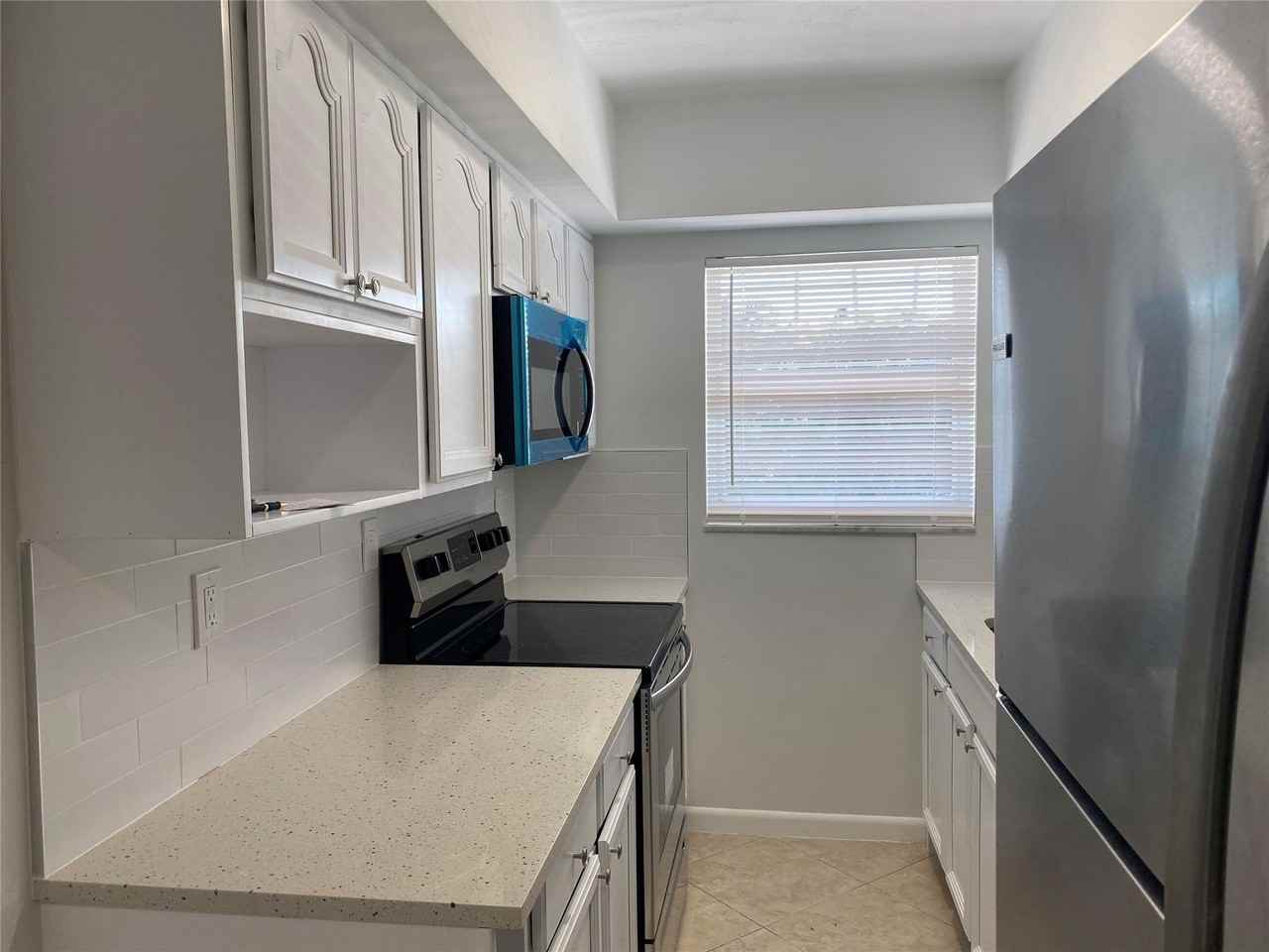 853 Se 4th Ct #14 - Photo 4 of 15