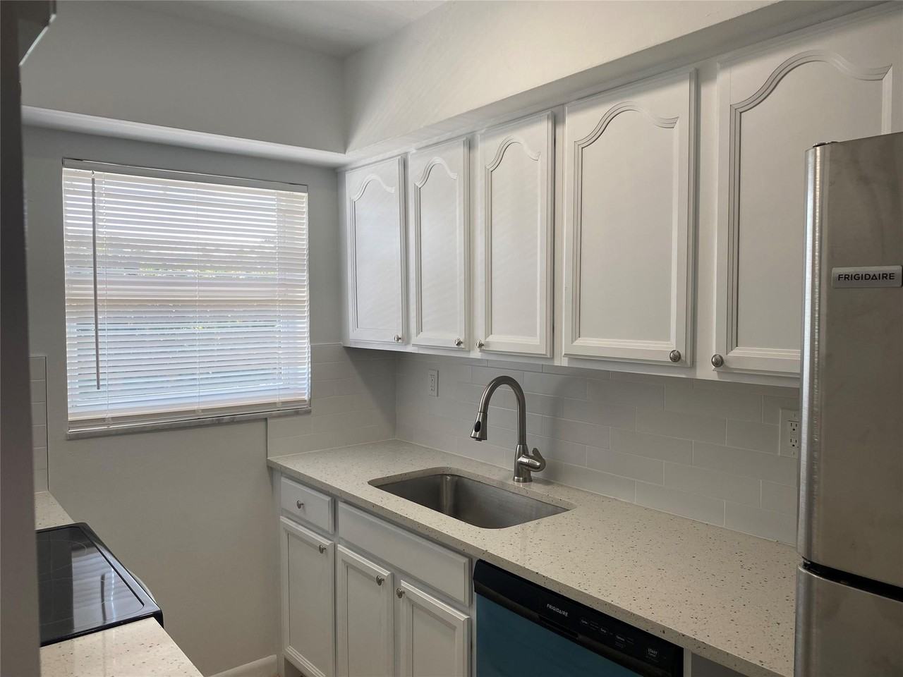 853 Se 4th Ct #14 - Photo 5 of 15