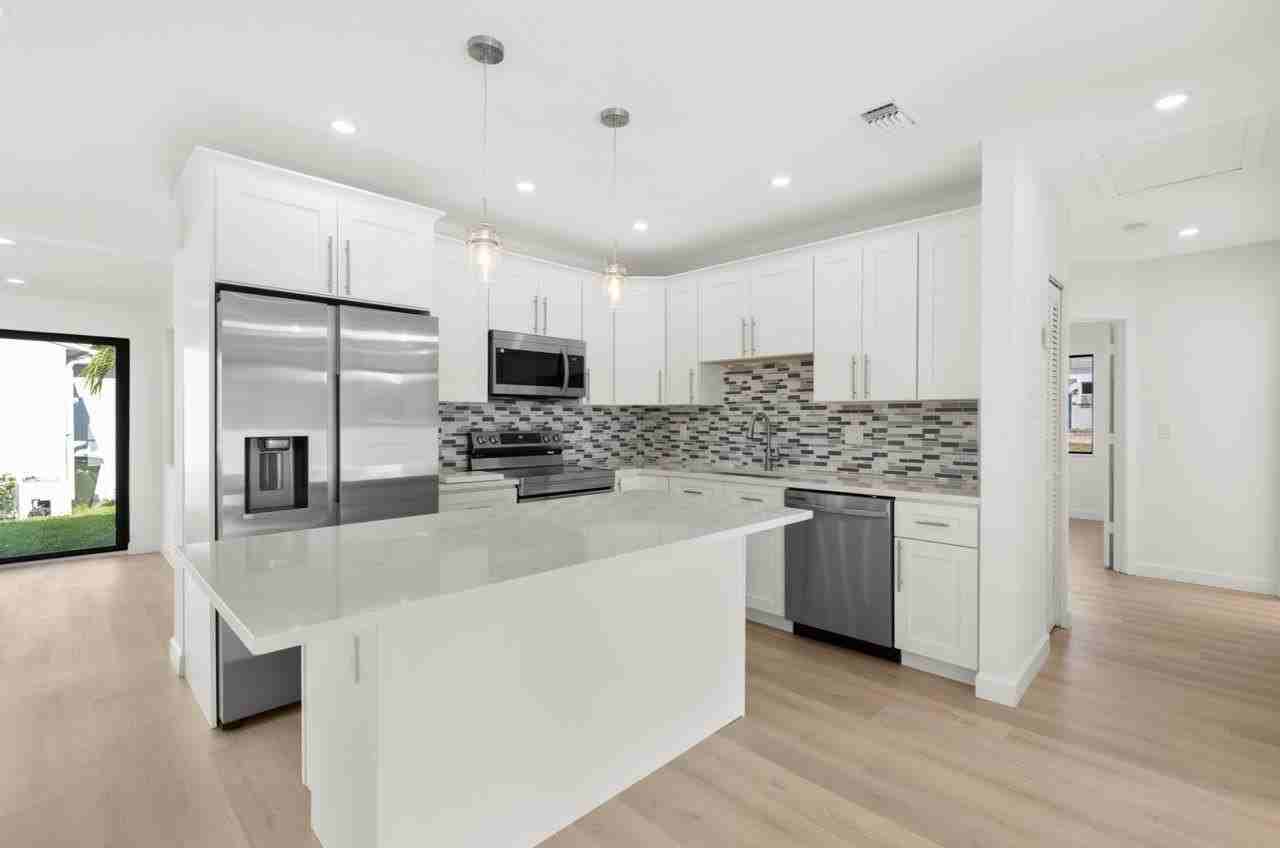 1901 Northridge Rd - Photo 4 of 14