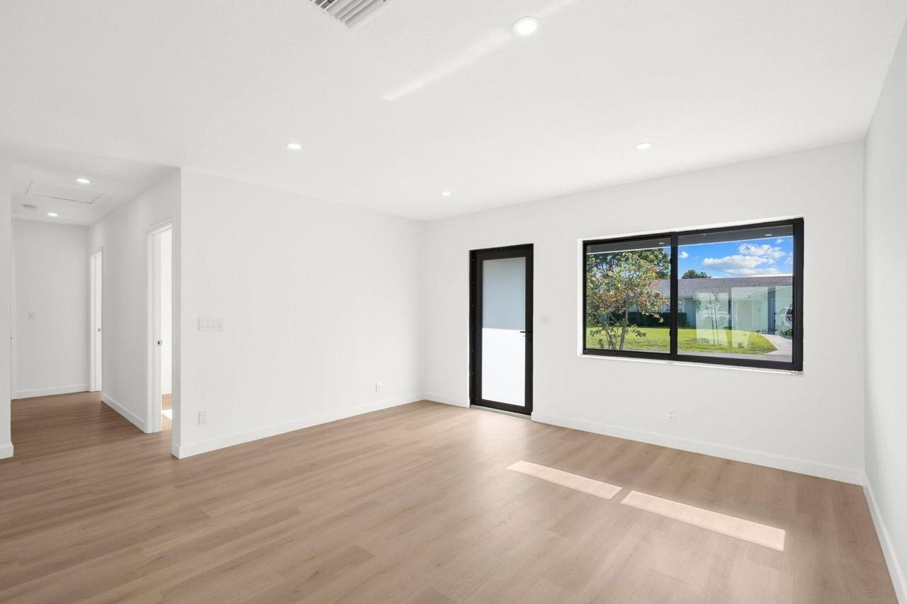 1901 Northridge Rd - Photo 6 of 14