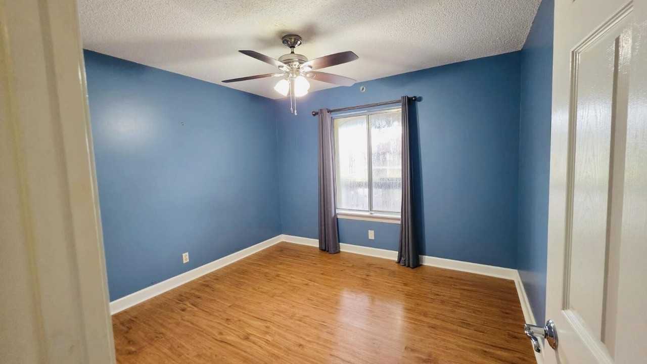 6314 Chasewood Dr #E - Photo 7 of 10