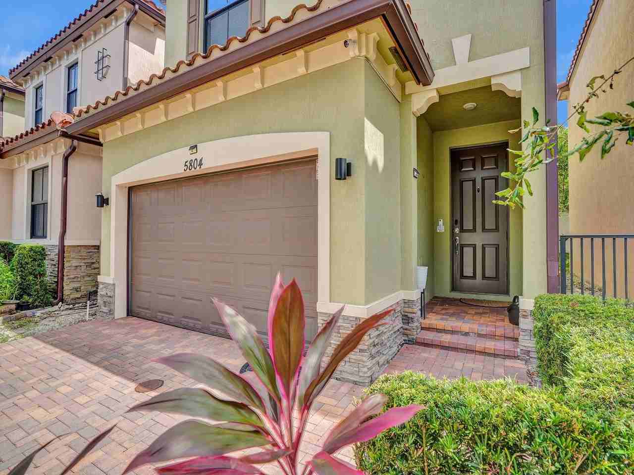 5804 Nw 46th Ln - Photo 2 of 37