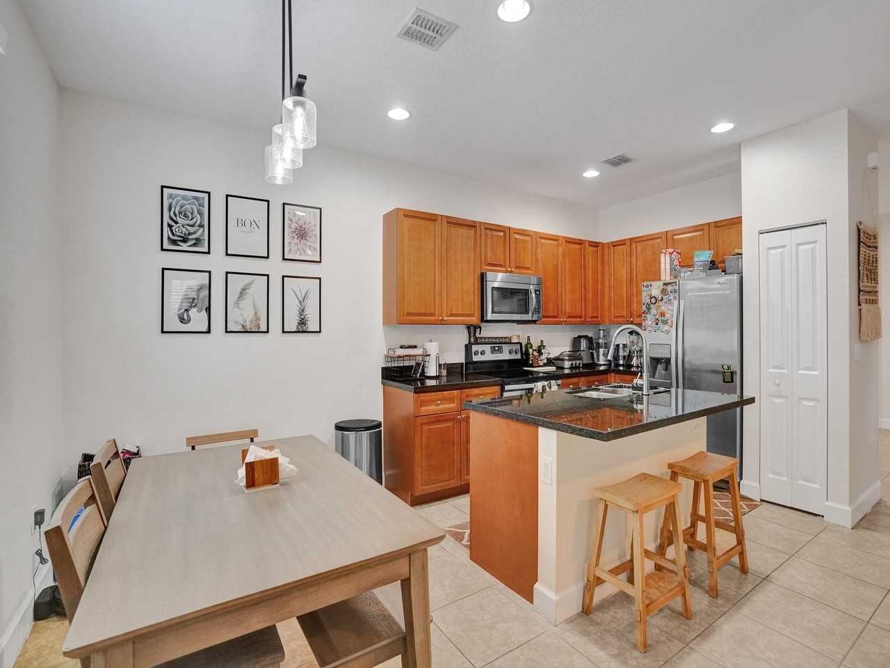 5804 Nw 46th Ln - Photo 7 of 37