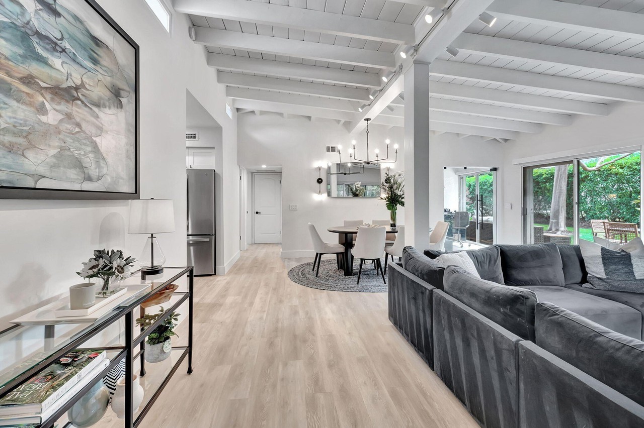 231 Se 3rd Ave - Photo 3 of 28