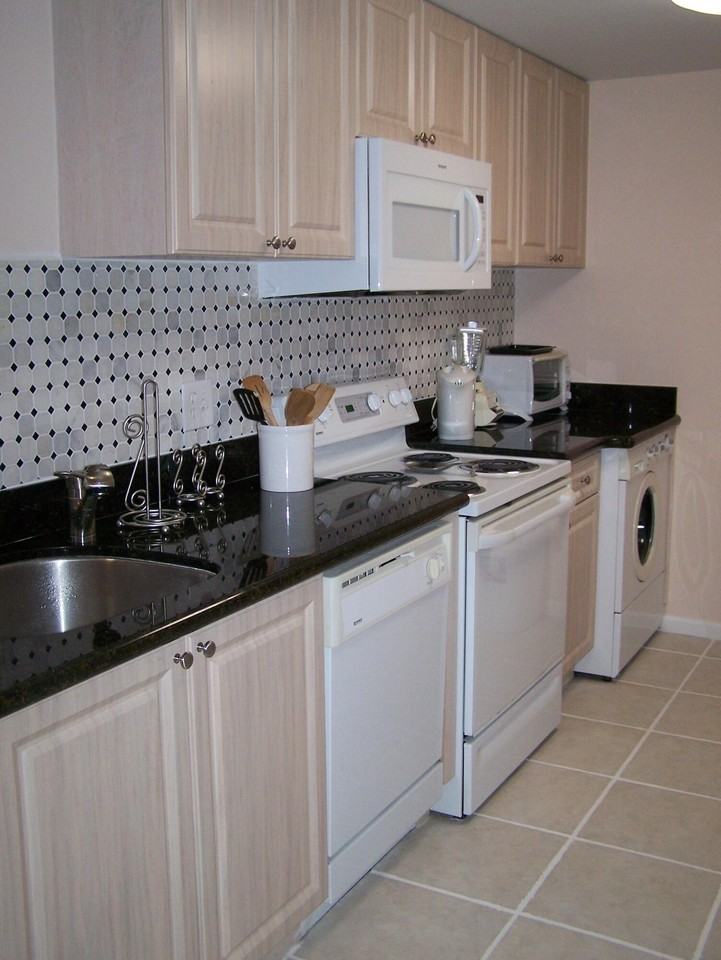 2080 Greenview Shores Blvd #420 - Photo 5 of 16