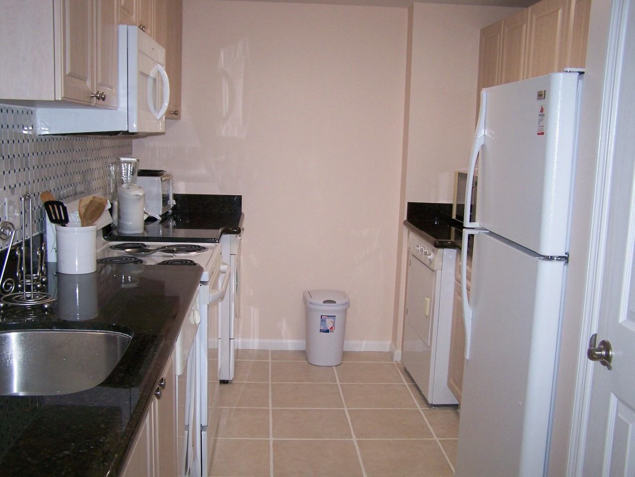 2080 Greenview Shores Blvd #420 - Photo 6 of 16
