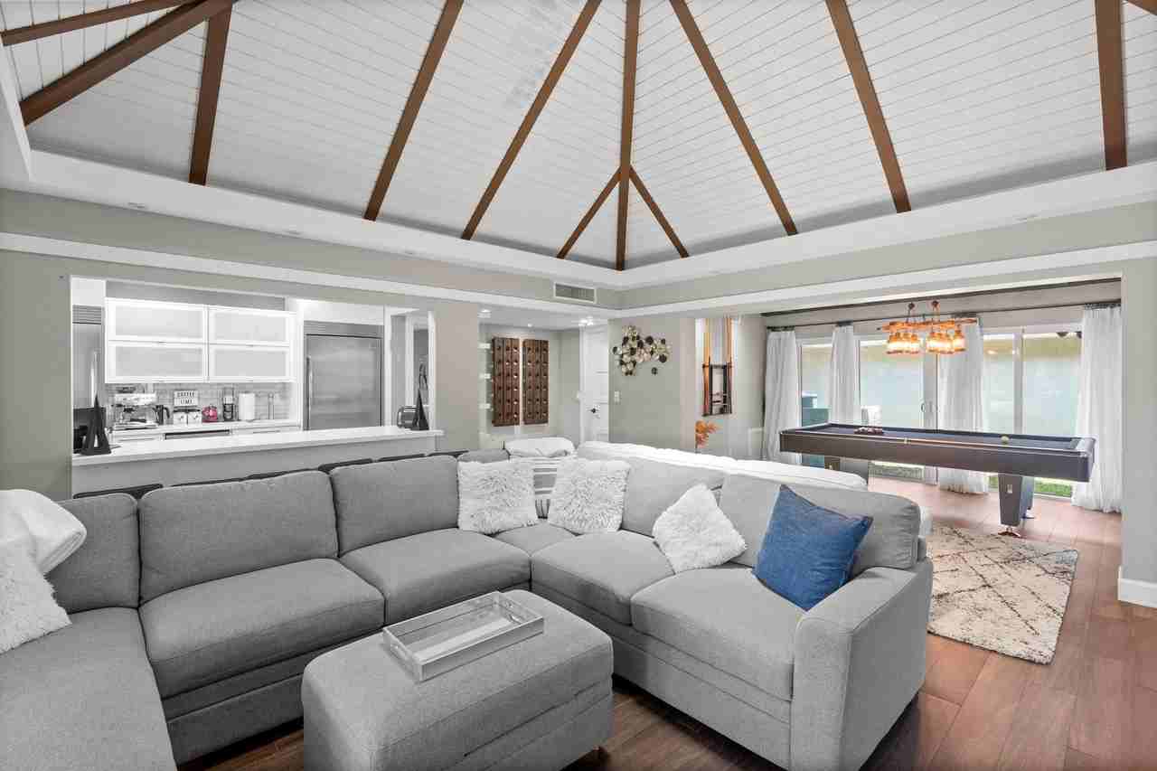 6106 Royal Poinciana Ln - Photo 6 of 41