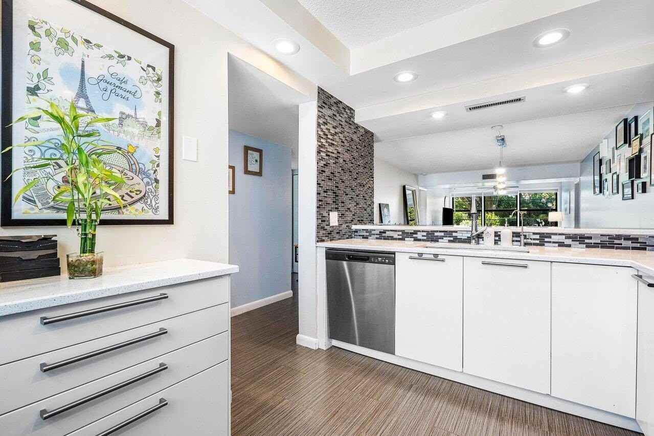 6121 Balboa Cir #103 - Photo 7 of 24