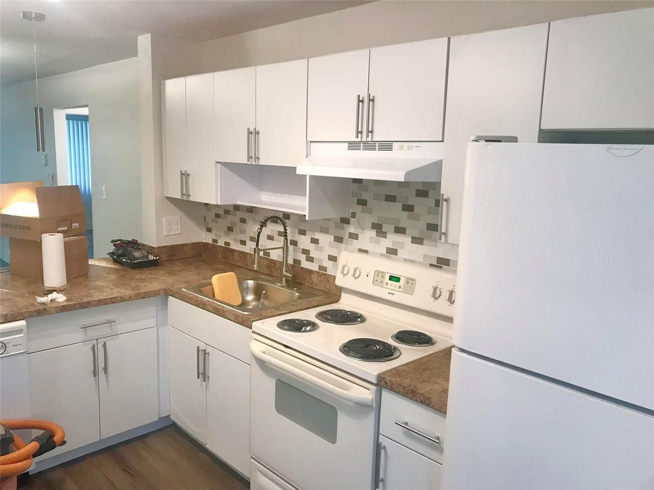 8121 Sw 21st Ct #8121 - Photo 2 of 29