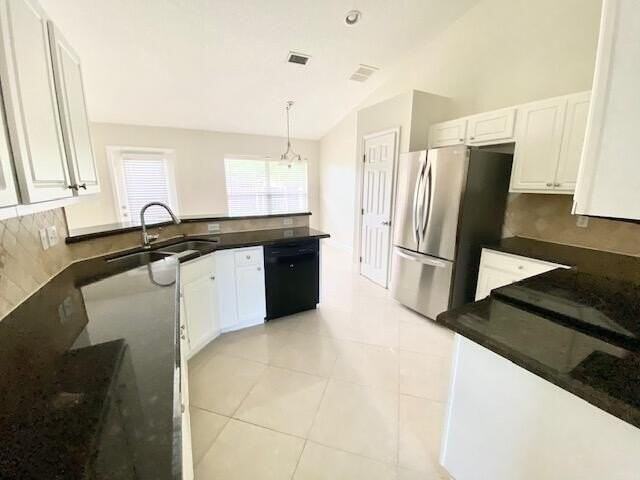 598 Nw Kingston St - Photo 4 of 16