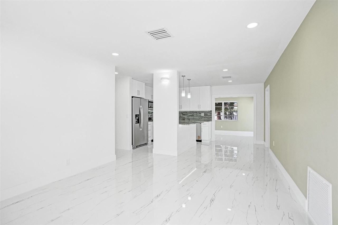 1437 Sw 1st Ave - Photo 2 of 25