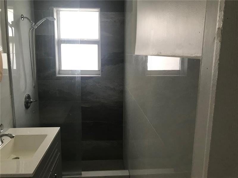 725 S 20th Ave #1 - Photo 7 of 21
