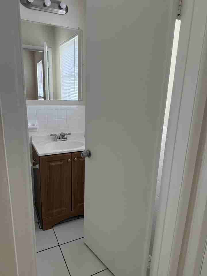 1431 Sw 44th Ter #3 - Photo 4 of 5