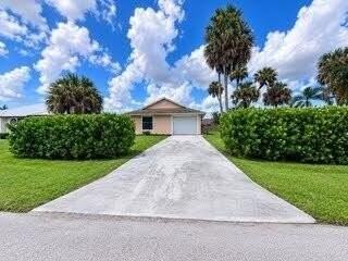 1573 Sw Dycus Ave - Photo 2 of 27