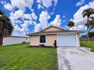 1573 Sw Dycus Ave - Photo 3 of 27