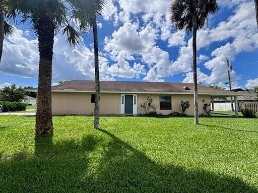 1573 Sw Dycus Ave - Photo 4 of 27