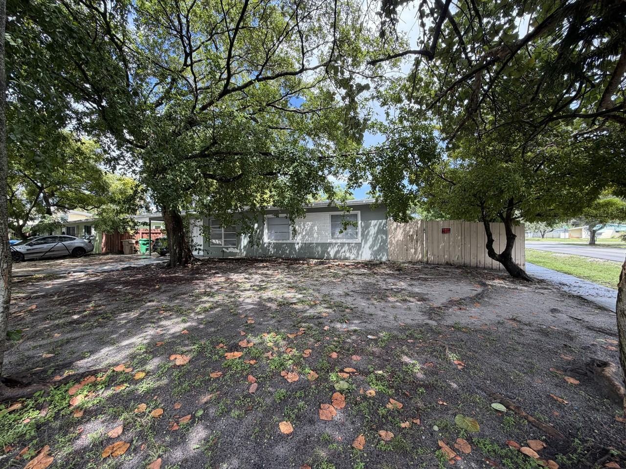 3820 Sw 61st Ave - Photo 2 of 29