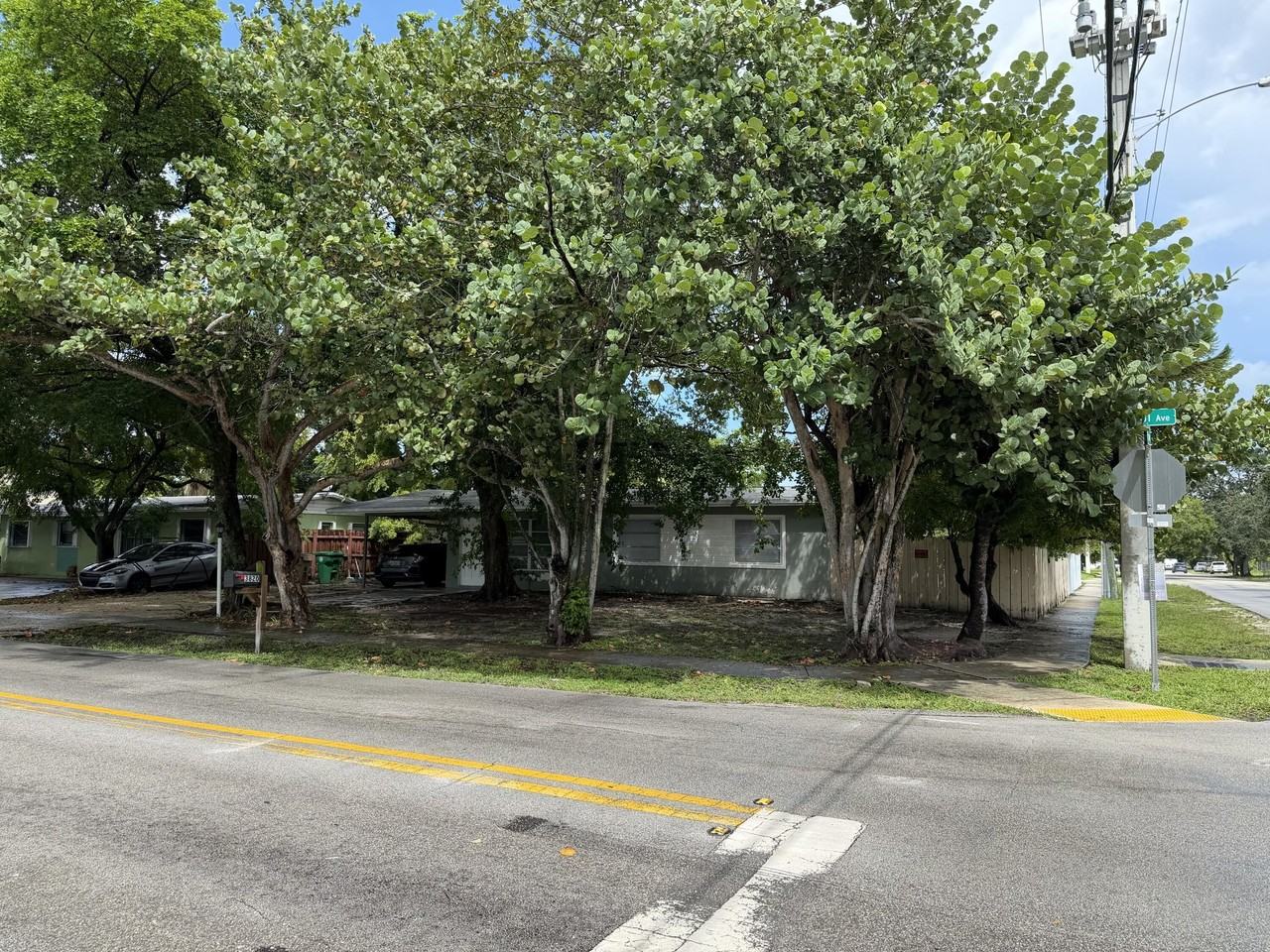 3820 Sw 61st Ave - Photo 3 of 29