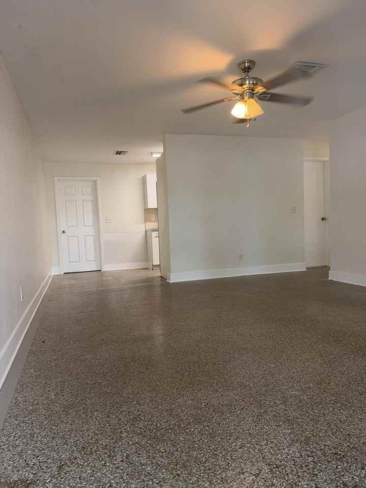 3820 Sw 61st Ave - Photo 5 of 29