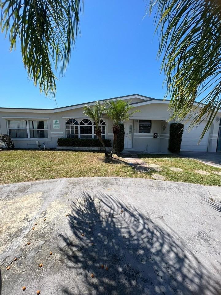 1699 Nw 7th Ter - Photo 2 of 42