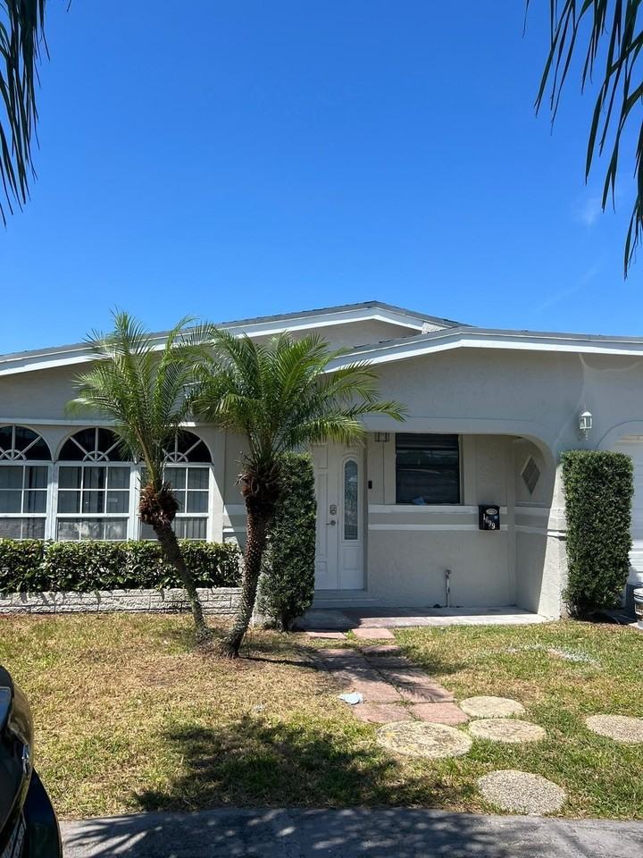1699 Nw 7th Ter - Photo 6 of 42